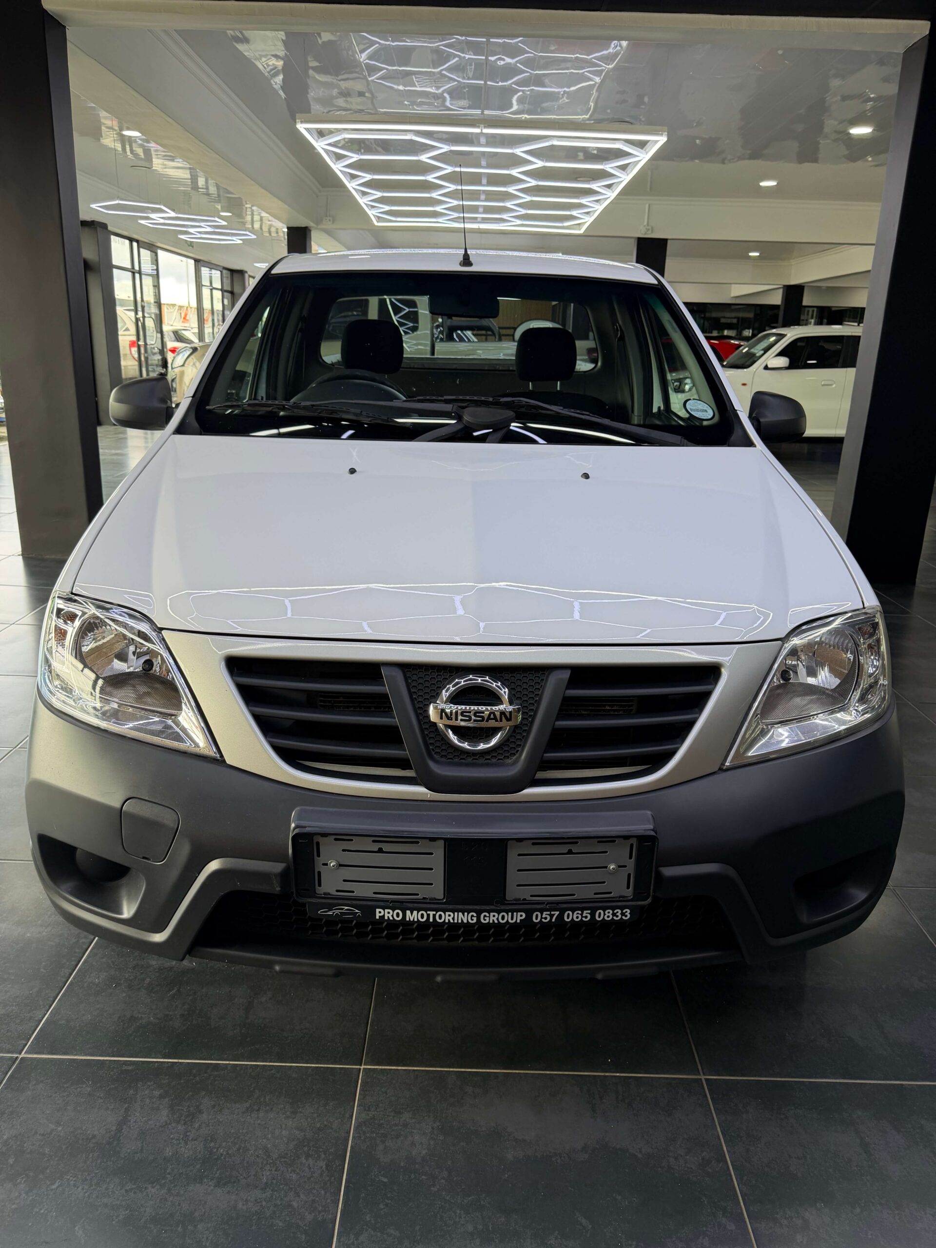 2022 Nissan Np 200 1.6 Safety Pack A/C thumbnail 13
