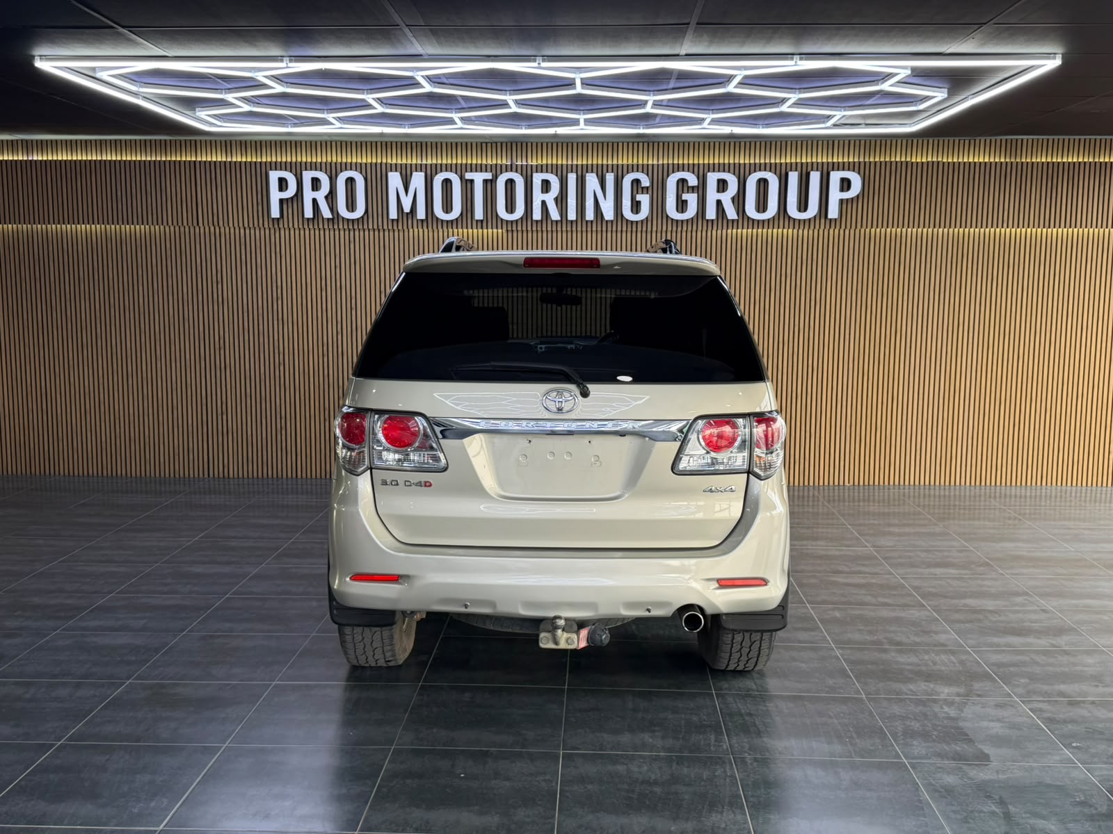 2012 Toyota Fortuner thumbnail 8