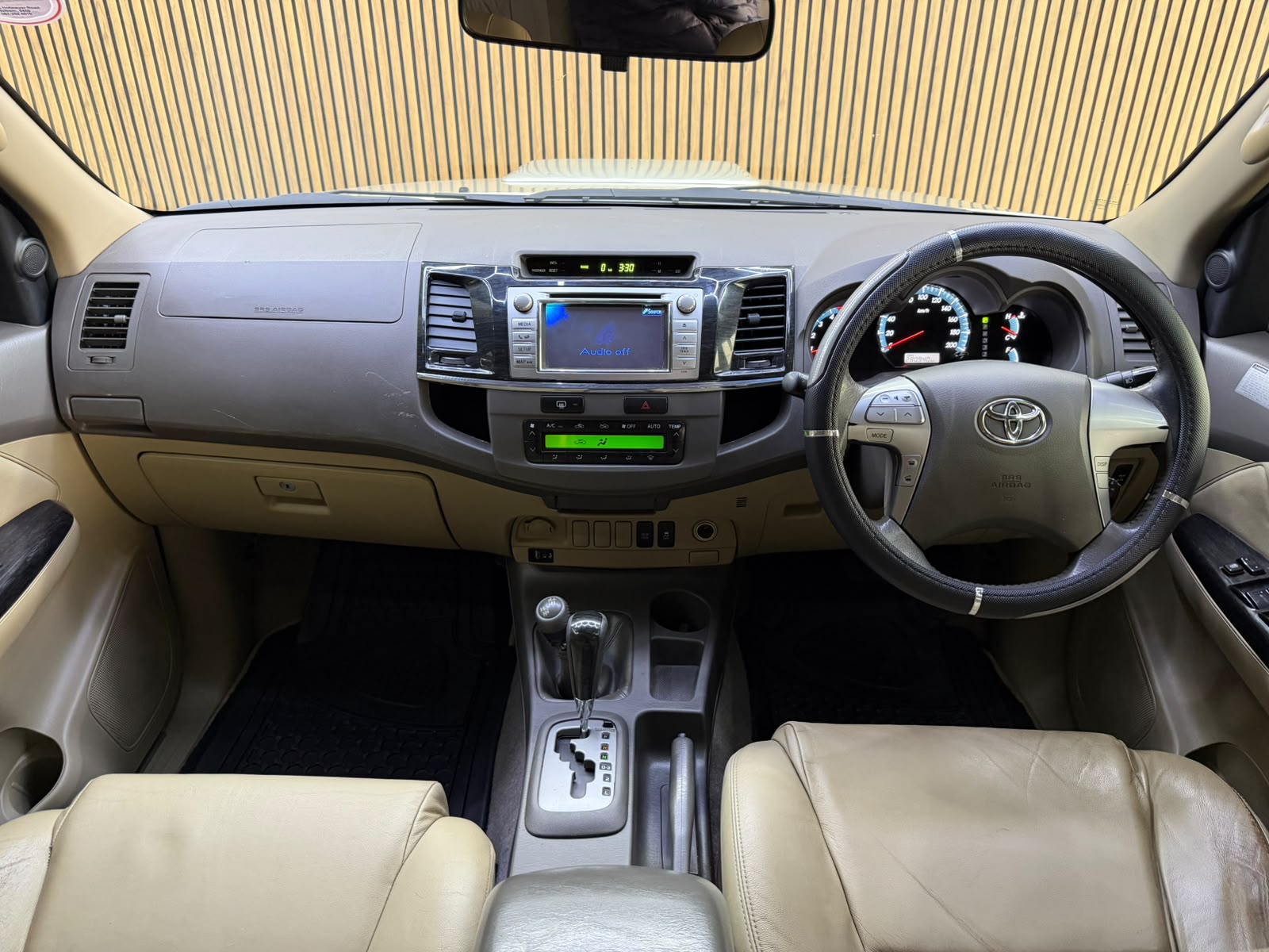 2012 Toyota Fortuner thumbnail 9