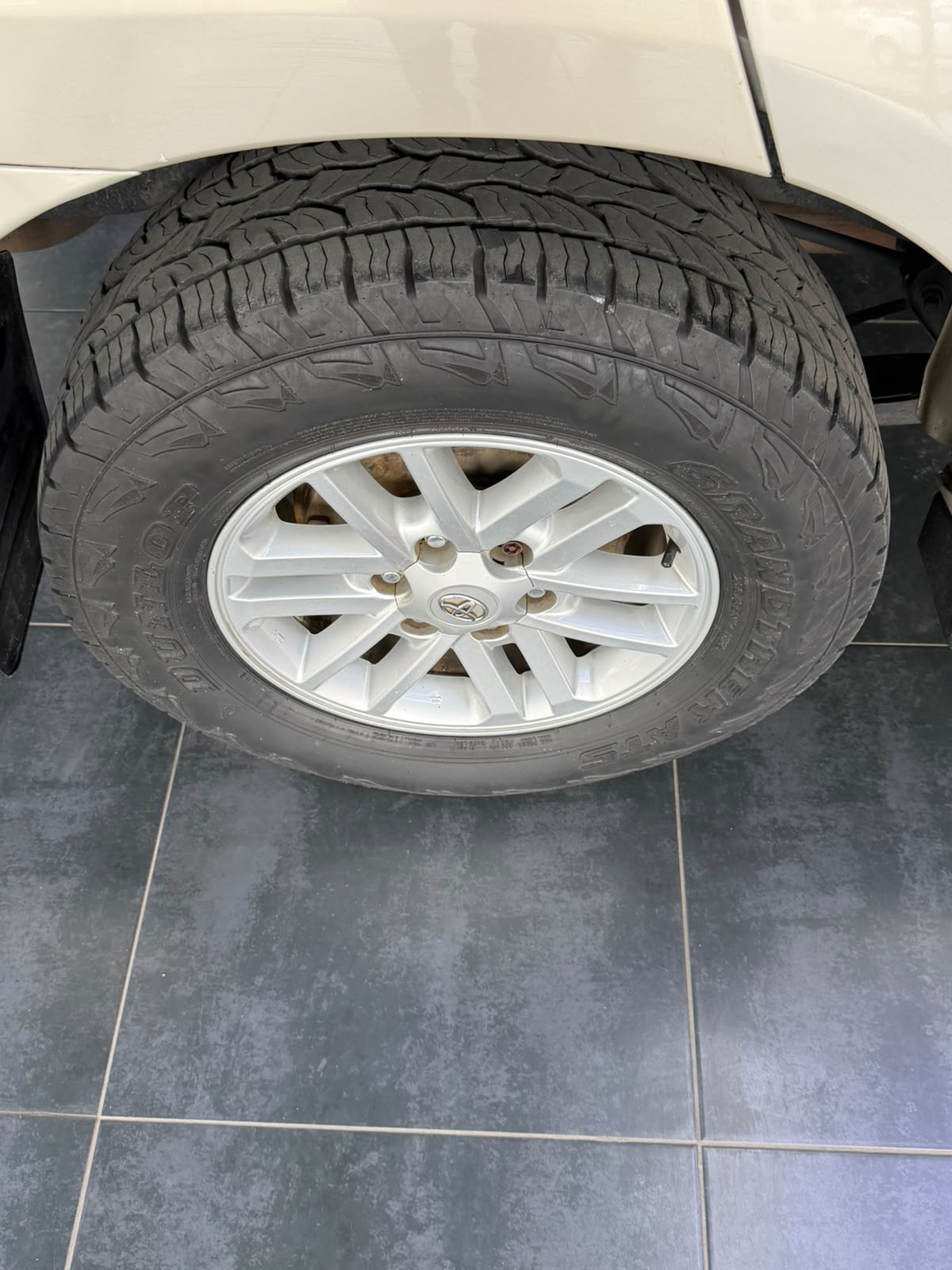 2012 Toyota Fortuner thumbnail 19