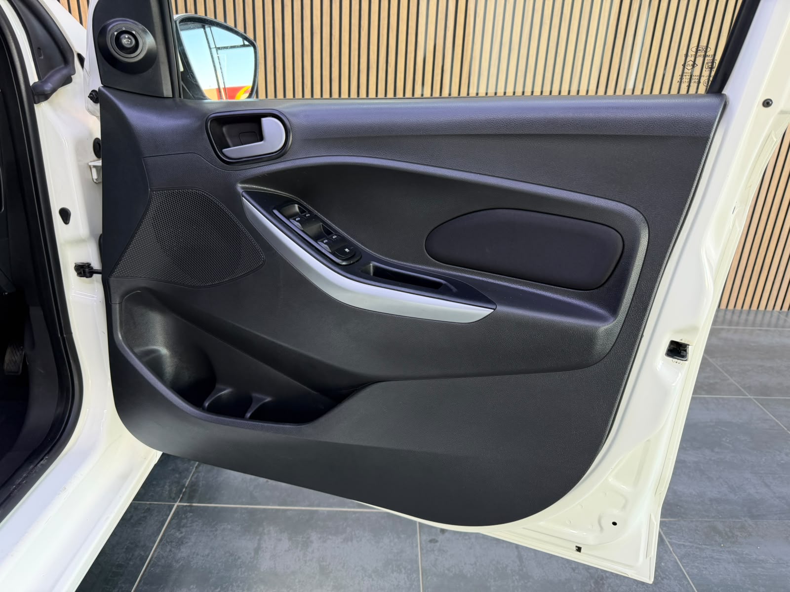 2020 Ford Figo thumbnail 14